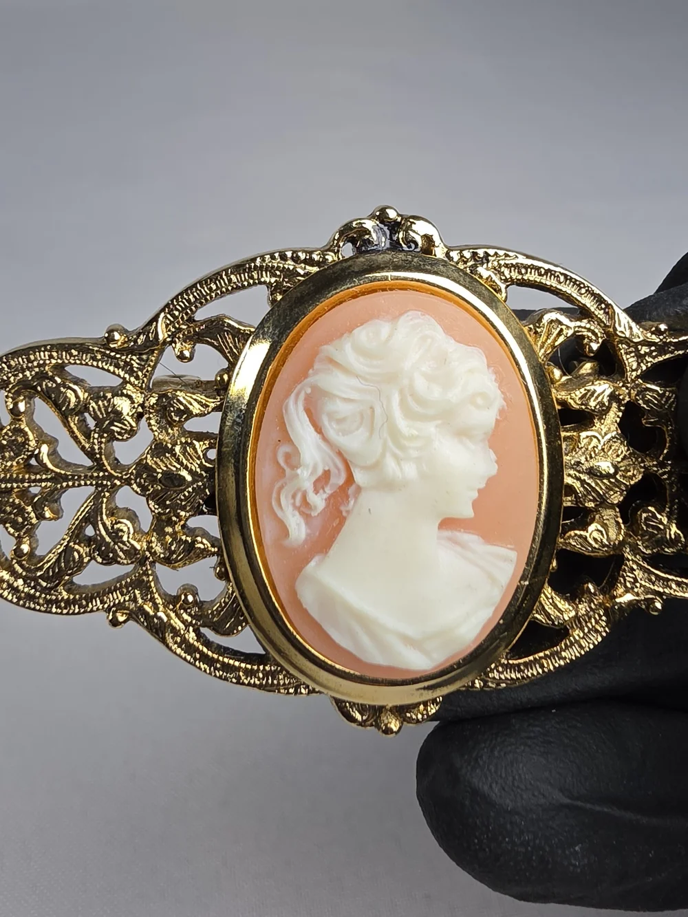Vintage Gold Tone Filigree Cameo Brooch Ornate Profile Portrait Pin Jewelry